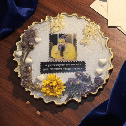 Premanand Maharaj Ji Resin Art Photo Frame with Stand (20×20 cm) | Premium Spiritual Home Décor Showpiece | Devotional Gifting | Love WholeShop